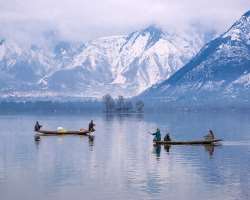 Dal Lake is known as the Jewel of Kashmir. The beauty of the lake is worth watching as the water in the lake is as clear as crystal then the reflectio